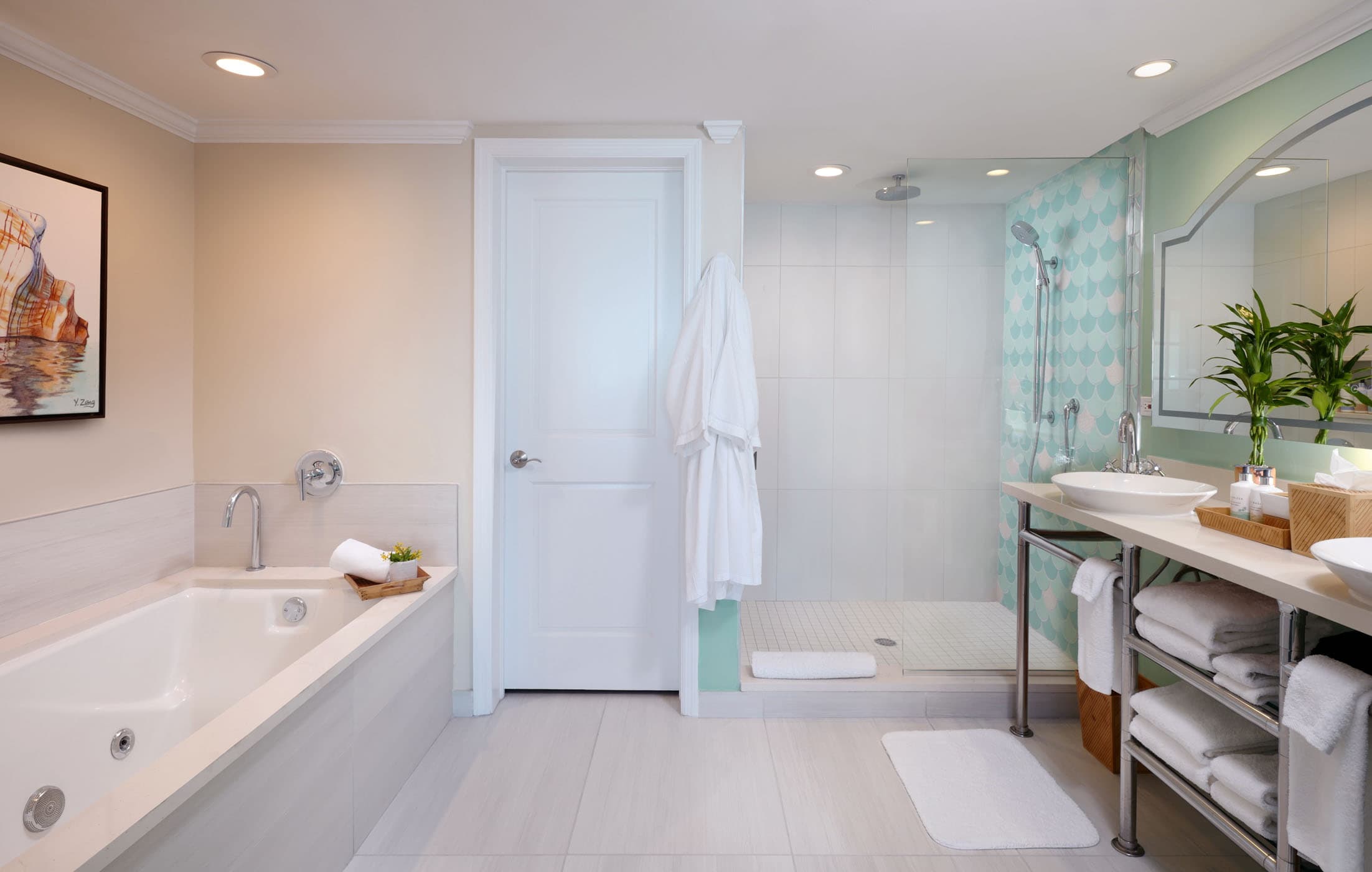 A large spacious bathroom at Ocean Key Resort