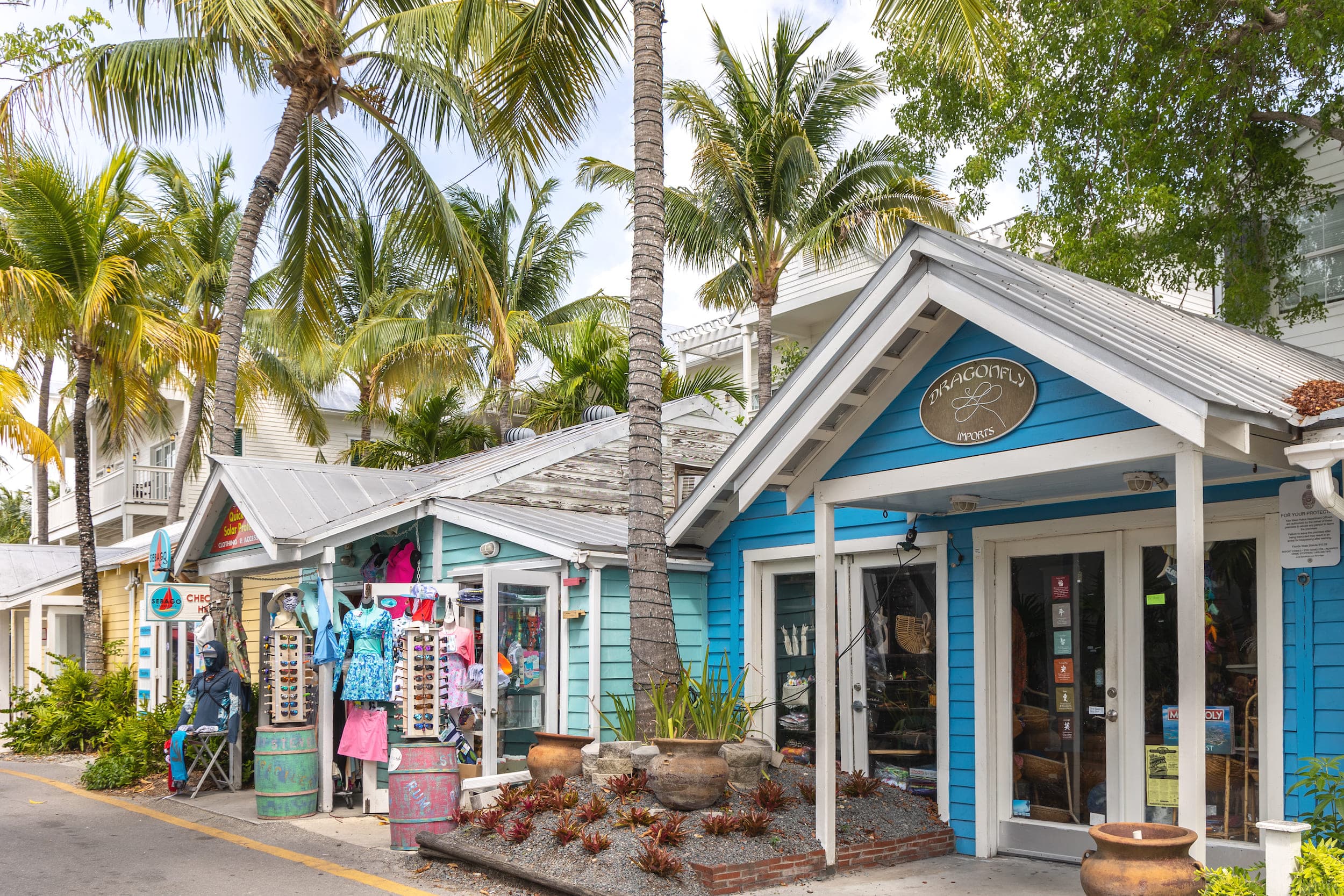 Lazy Way Lane art gallery shops